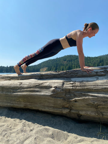 yoga-planche-pose-brio-soul-vêtements