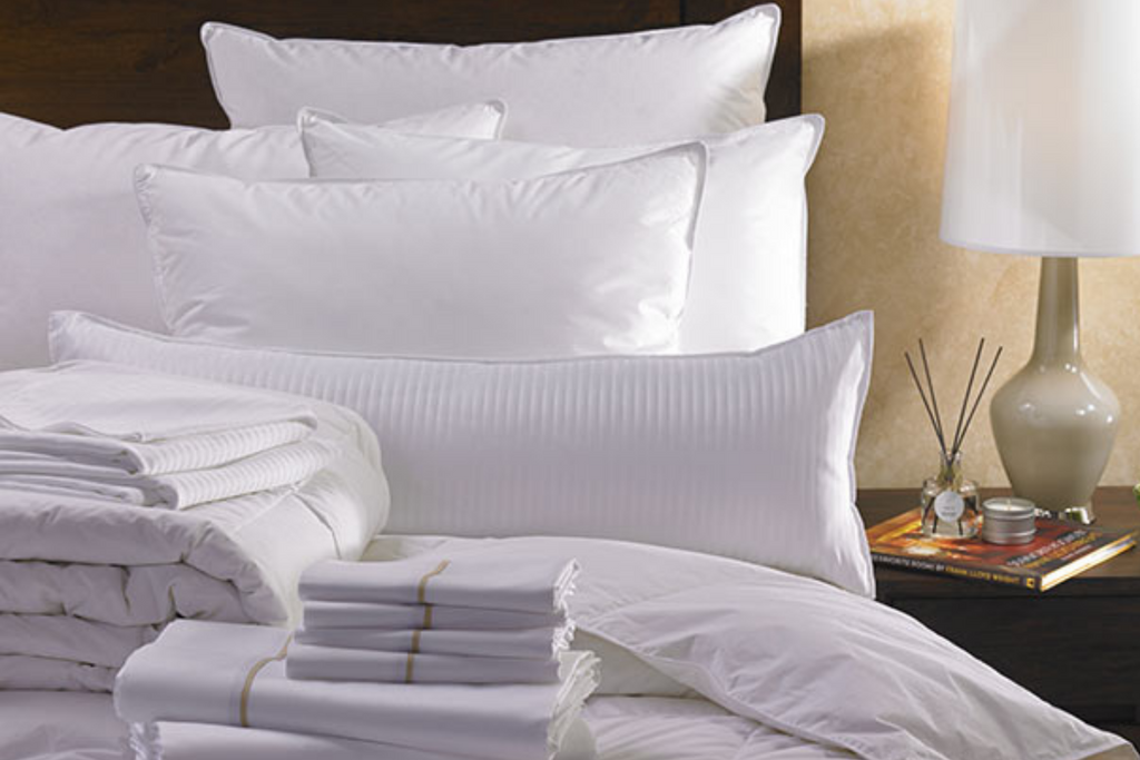 Luxury hotel bedsheets and pillows