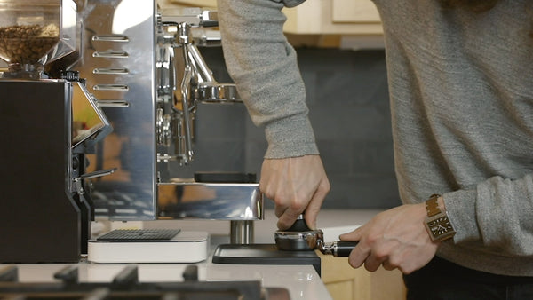 Barista Basics: How to Make an Espresso in 14 Steps - Perfect Daily Grind