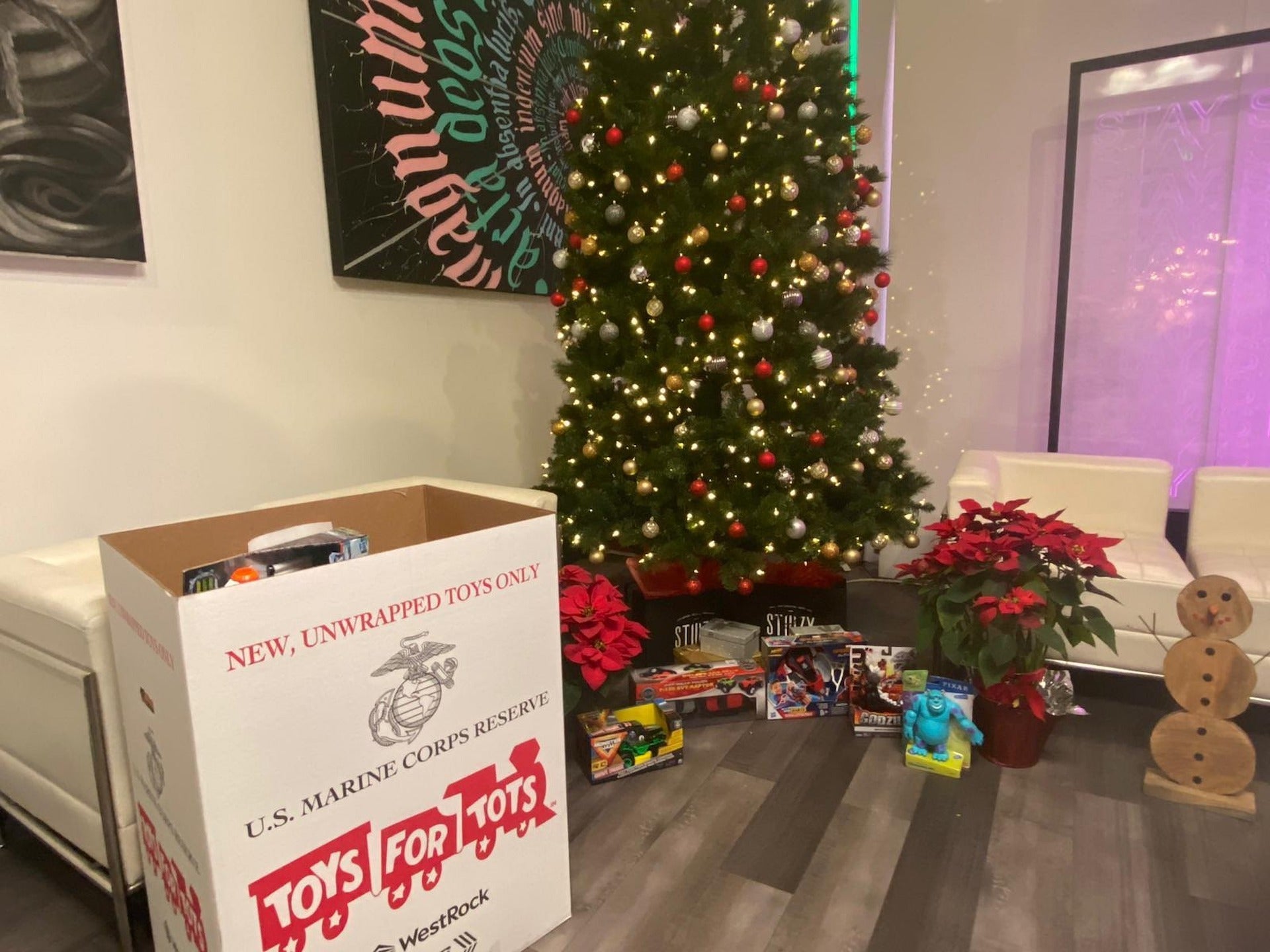 STIIIZY HOSTS TOYS FOR TOTS, FOOD DRIVE AT DTLA AND DAVIS LOCATIONS