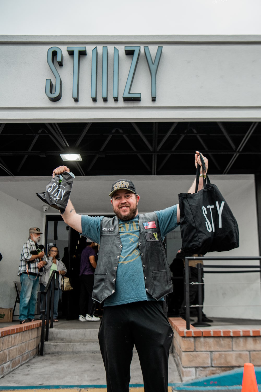 STIIIZY SERVES & HONORS VETERANS ON MEMORIAL DAY 2