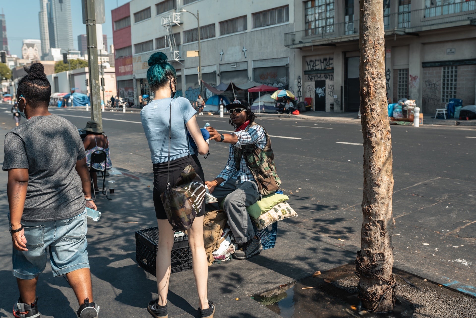 STIIIZY DONATES WATER TO SKID ROW DURING CALIFORNIA HEAT WAVE