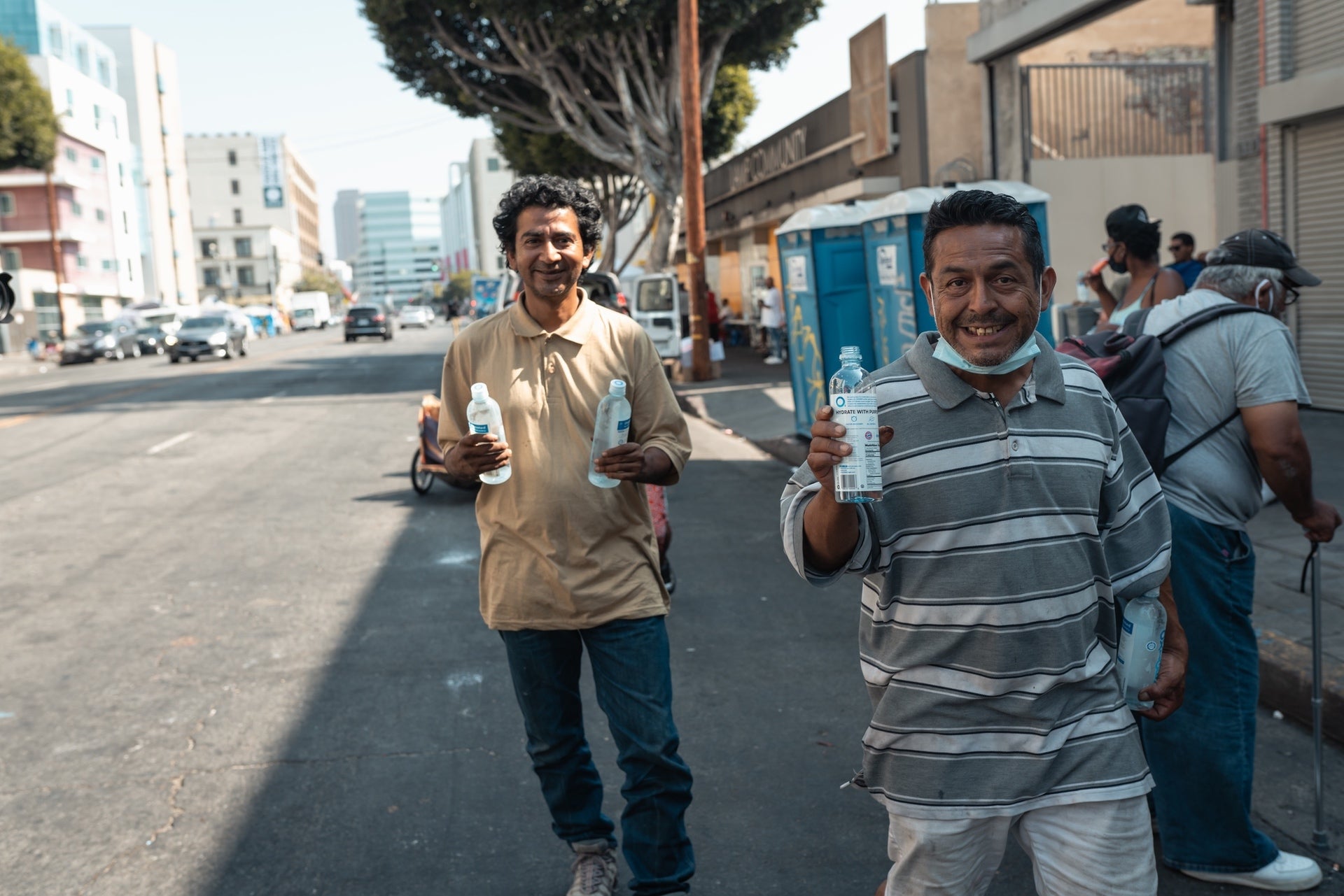 STIIIZY DONATES WATER TO SKID ROW DURING CALIFORNIA HEAT WAVE