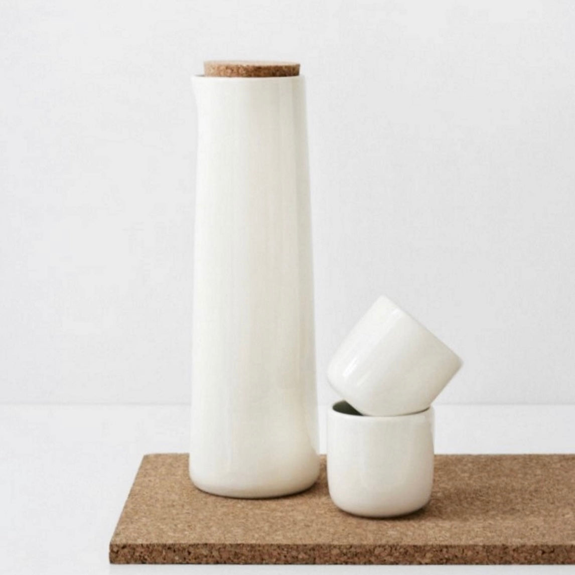 TALL WHITE MODERN JUG AND CUPS