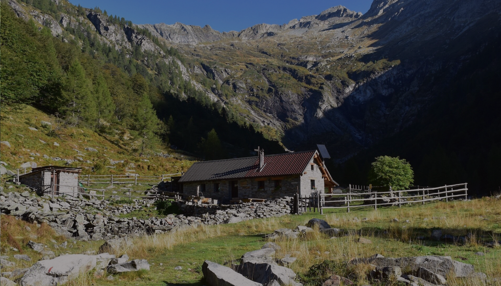 Idyllic mountain world in the Ticino Alps around the Capanna Osola | NIKIN Blog