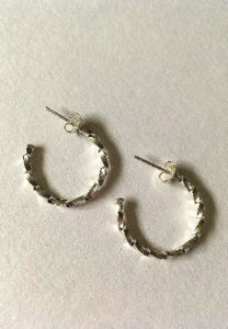 Small Twisted Hoops - Atelier Mach