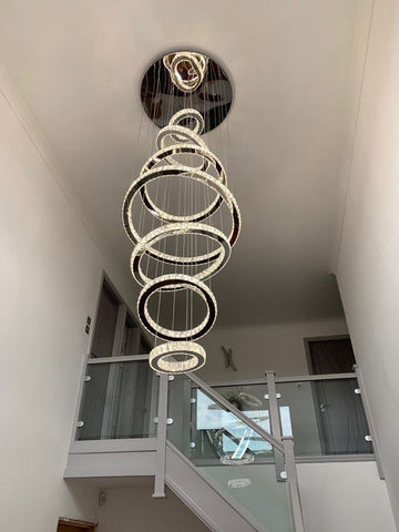 Julianna 7-ring chandelier in landing