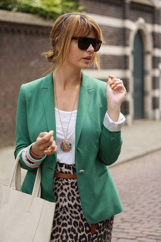 comment porter la jupe crayon léopard working girl blazer vert - les petits imprimés - eshop mode femme chic