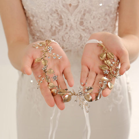 Vigne de mariée ornementée de feuilles dorées et de délicates fleurs en zircon Juliette - Les Petits Imprimés - bijou coiffure mariage