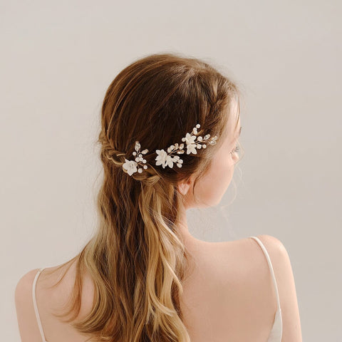 Bijou de cheveux de mariage Gaëlle : perles, fleurs nacrées et fil doré - Les Petits Imprimés - eshop bijou de tête mariée