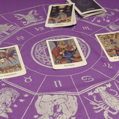 Como jogar Tarot e ler as cartas: Maneiras fáceis de consultar