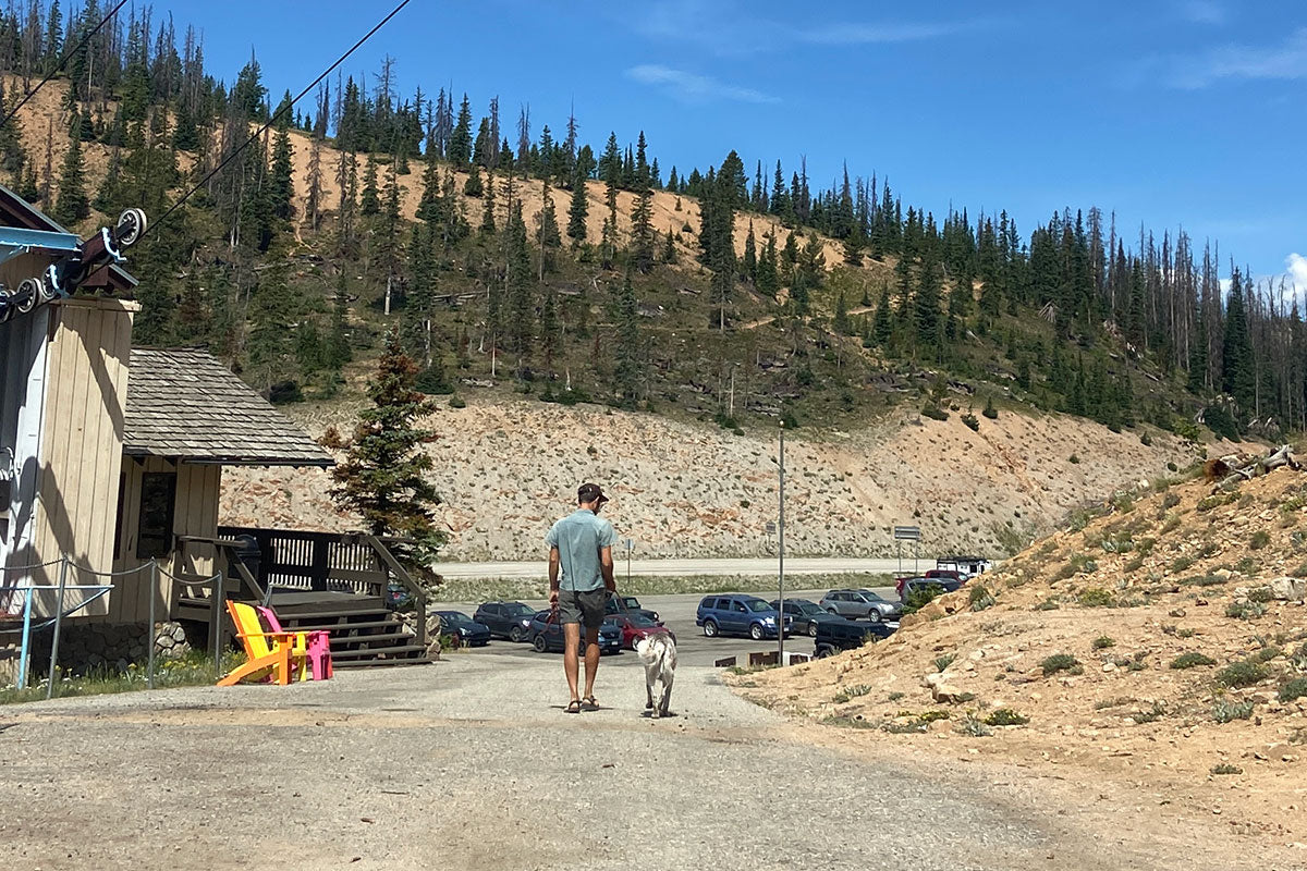 Indy walks towards her boyfriends car.