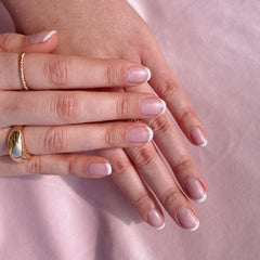 le mini macaron french manicure