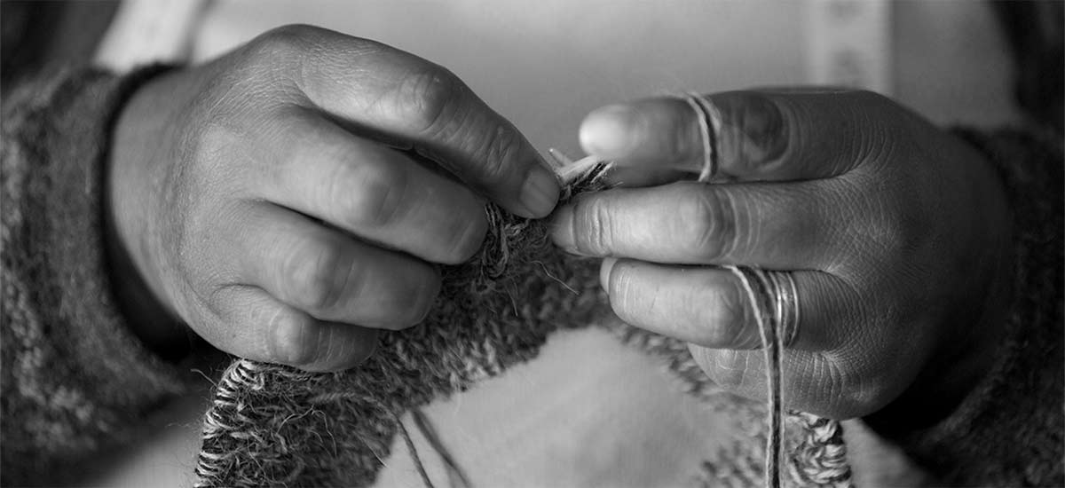 Handmaking Techniques: Aritsan Handknit Clothing Design