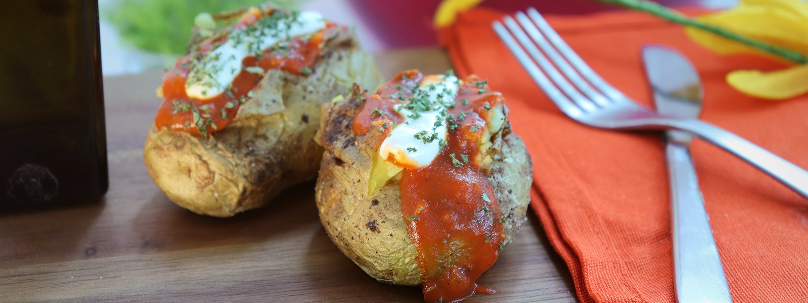 Microwave Baked Potato With Chunky Tomato Sauce - PotsandPans India