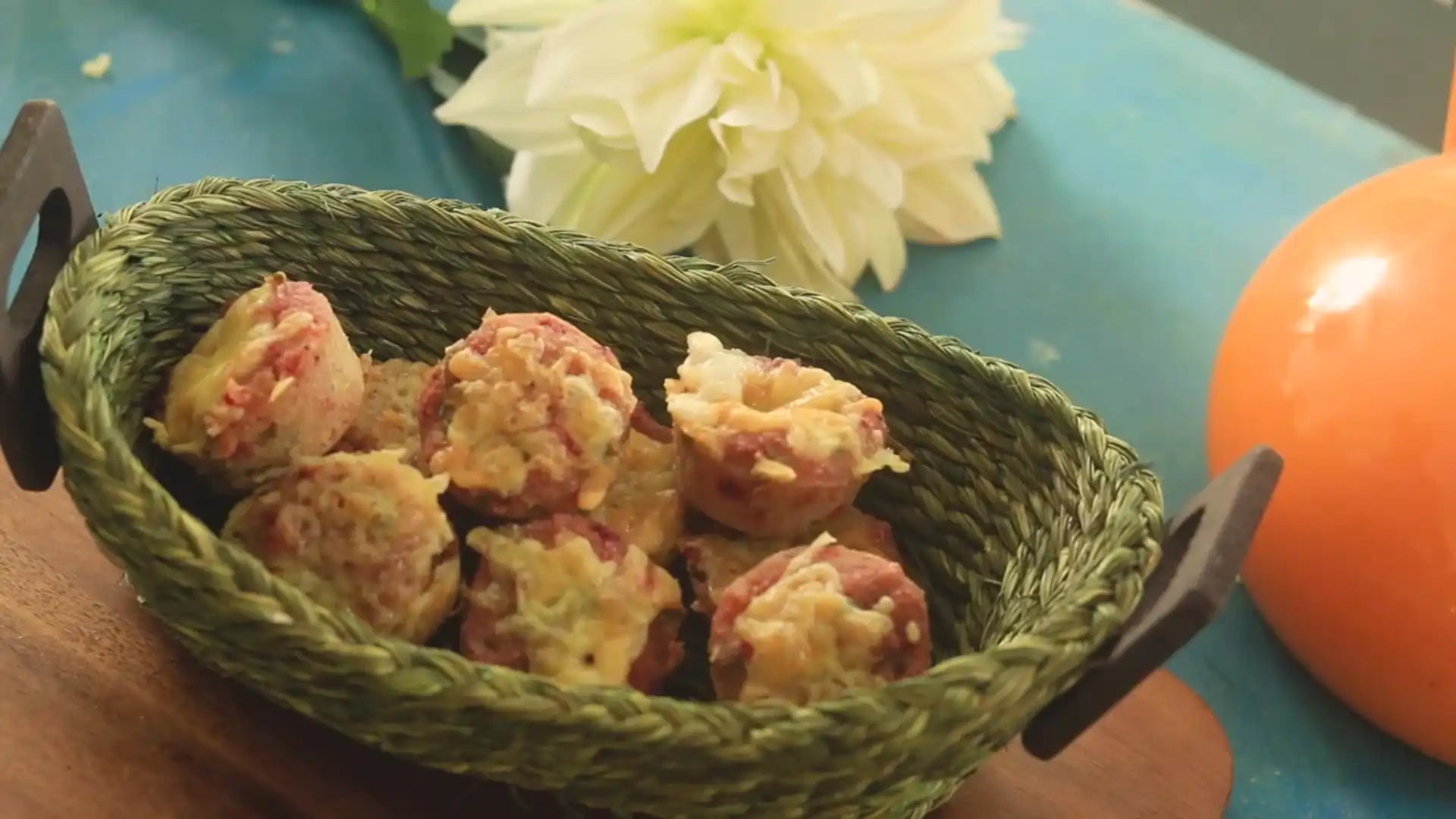 Cheesy Upma Muffins