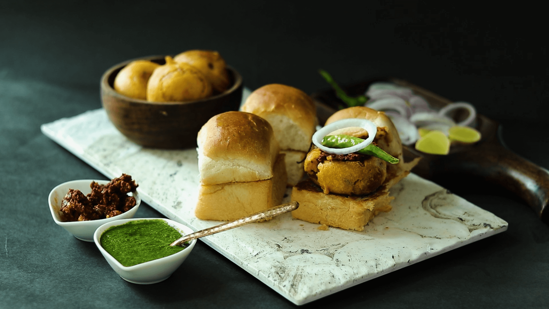 Vada Pav With Dry Coconut-Garlic Chutney