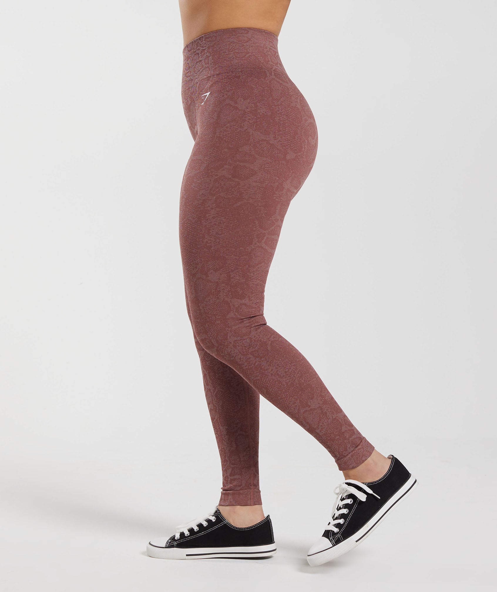 Dark pink or boysberry sports leggings made in Quebec – APRT Créations