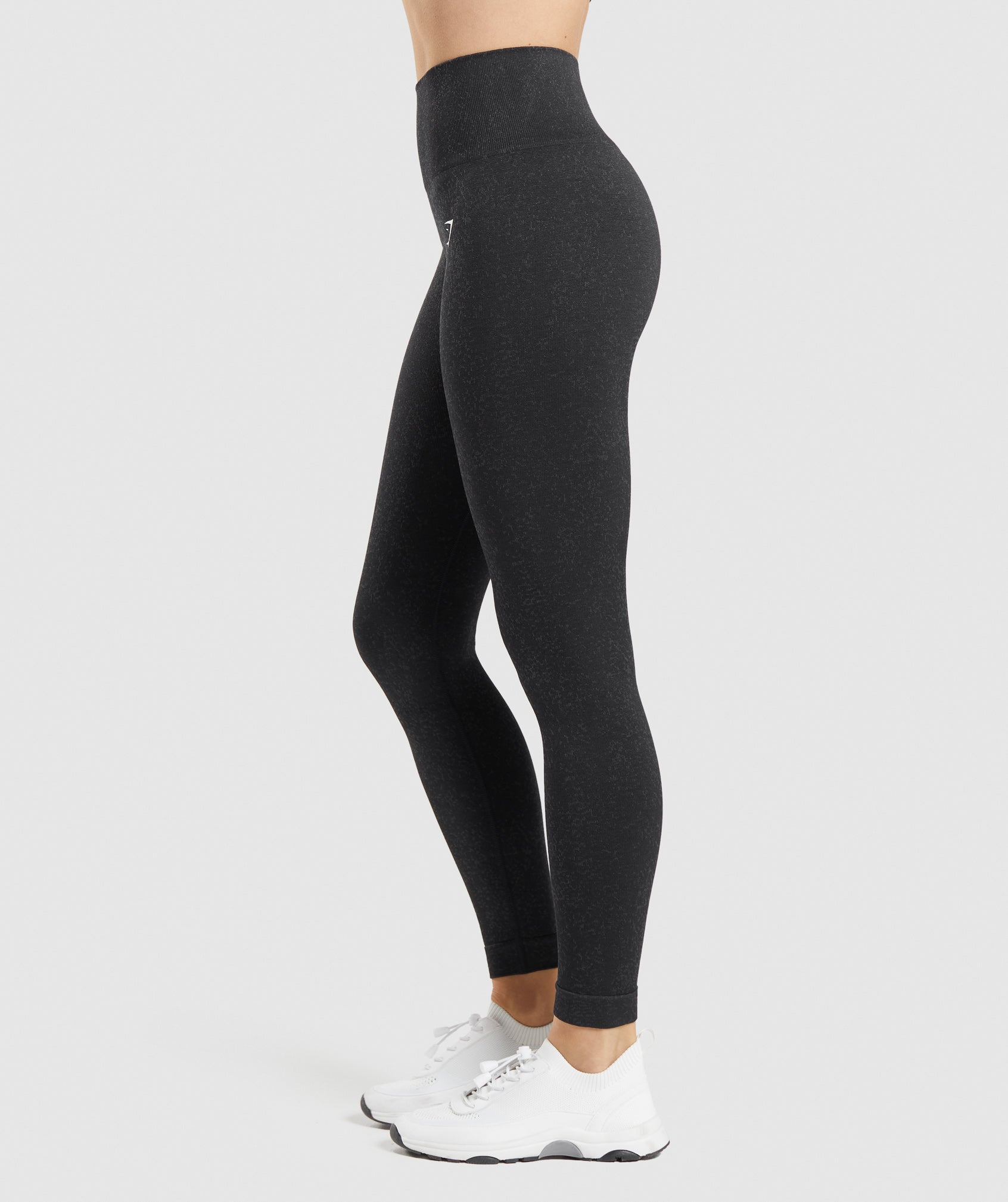 Be quick 💪 The Black.Charcoal ADAPT seamless leggings are finally  #BackInStock.