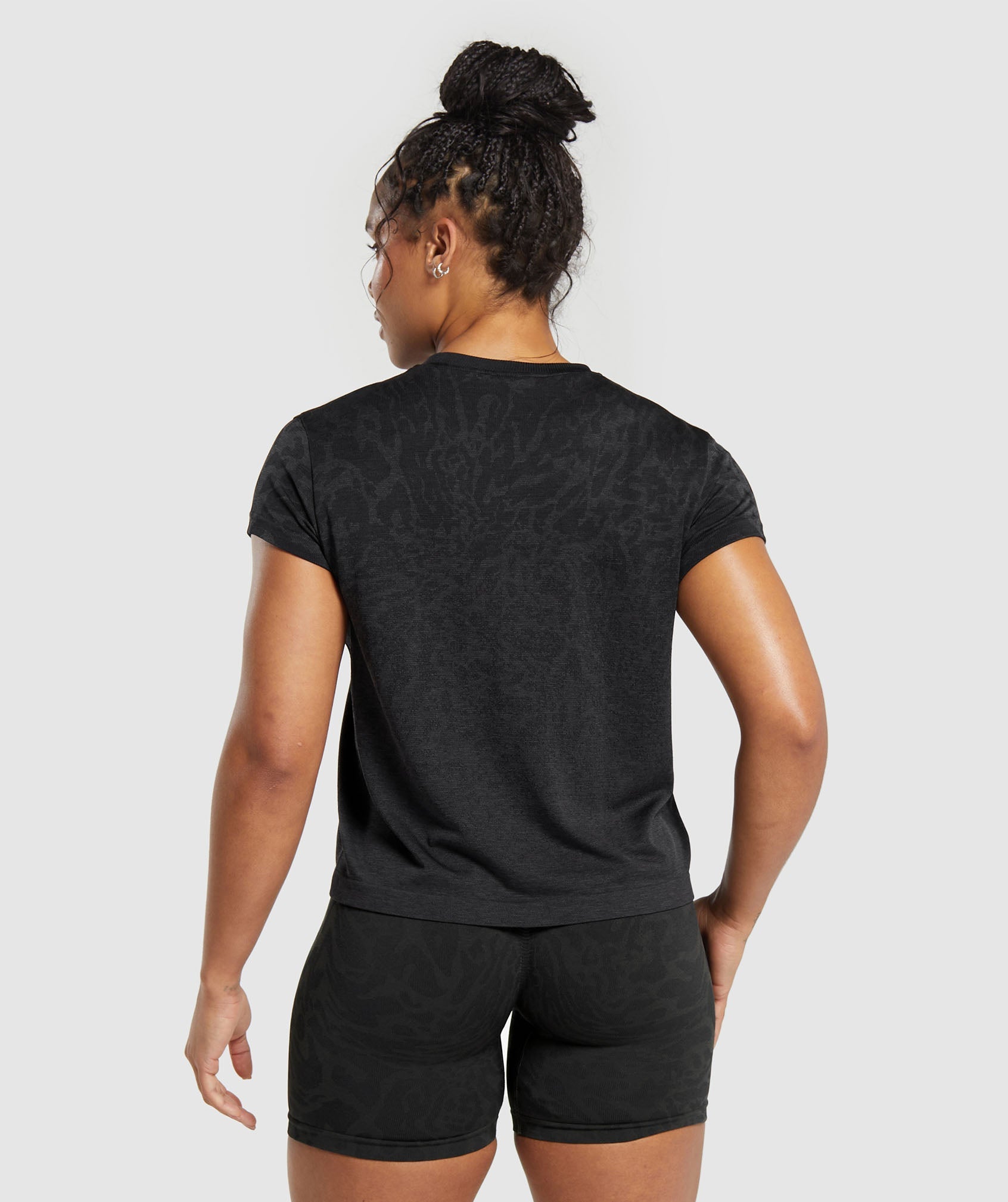 Adapt Safari Seamless  Faded T-Shirt in Black/Asphalt Grey - view 5