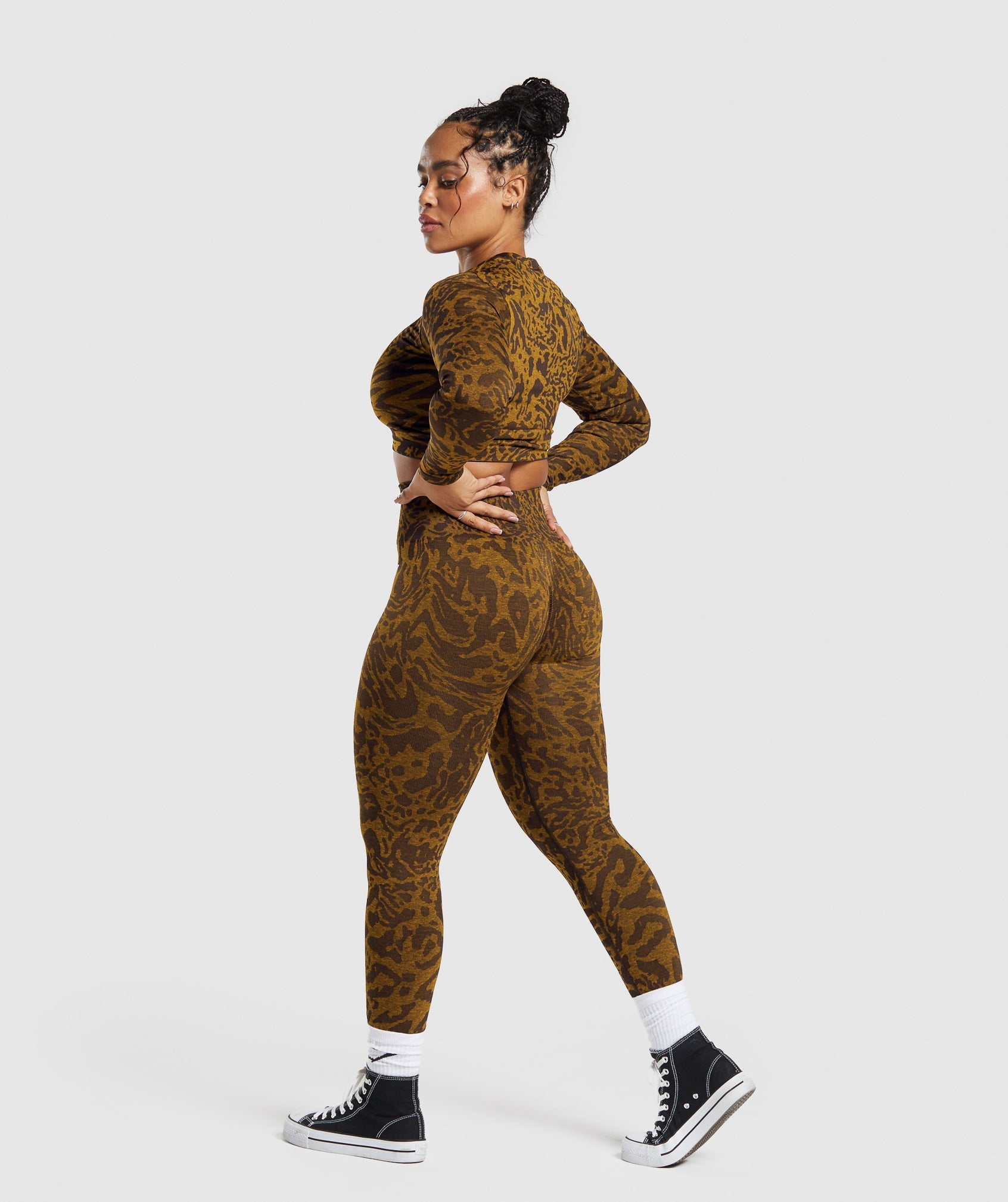 Adapt Safari Seamless Long Sleeve Crop Top in Archive Brown/Burnt Yellow - view 4