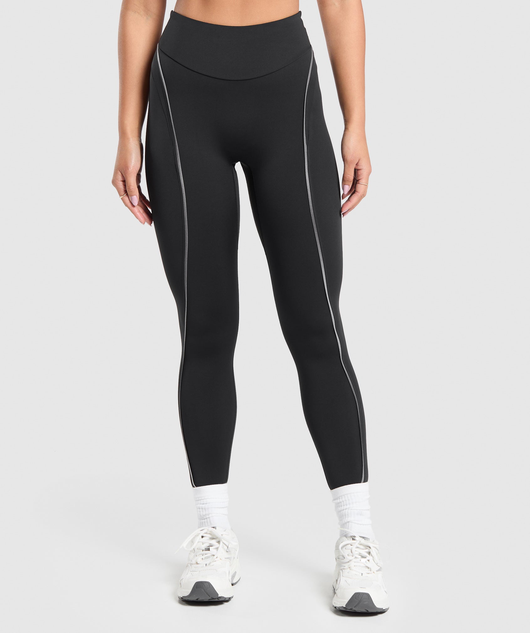 Contour Leggings in Black/Metal Grey