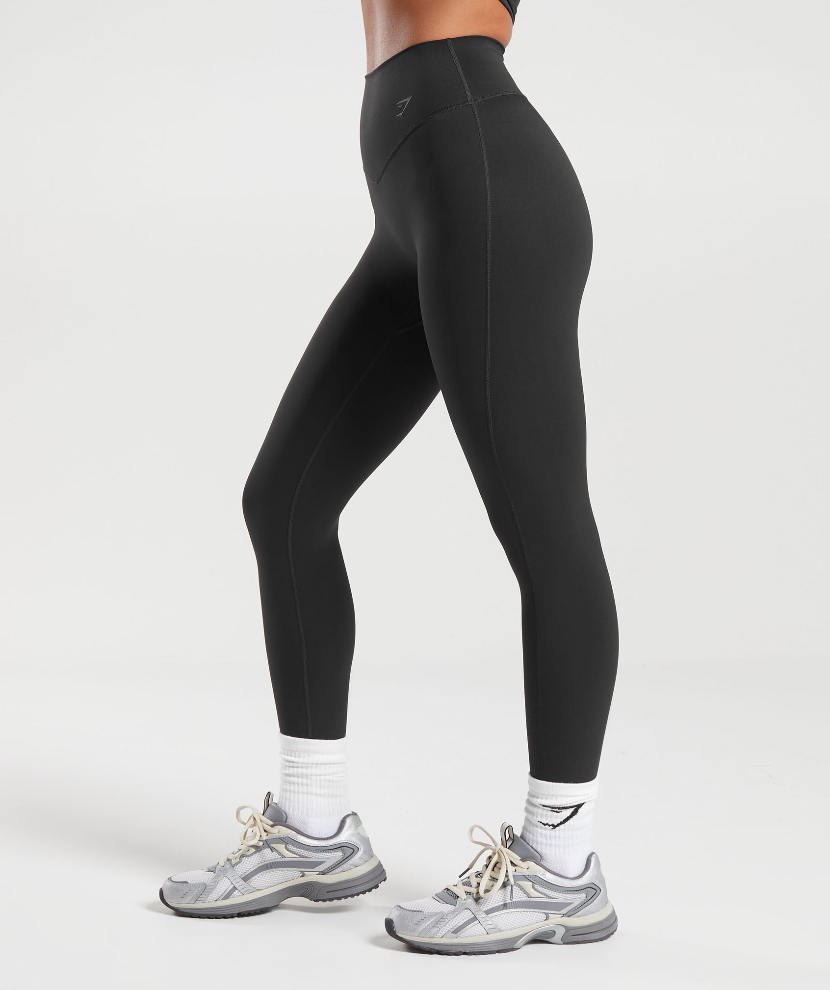 Elevate Leggings in Black - view 3