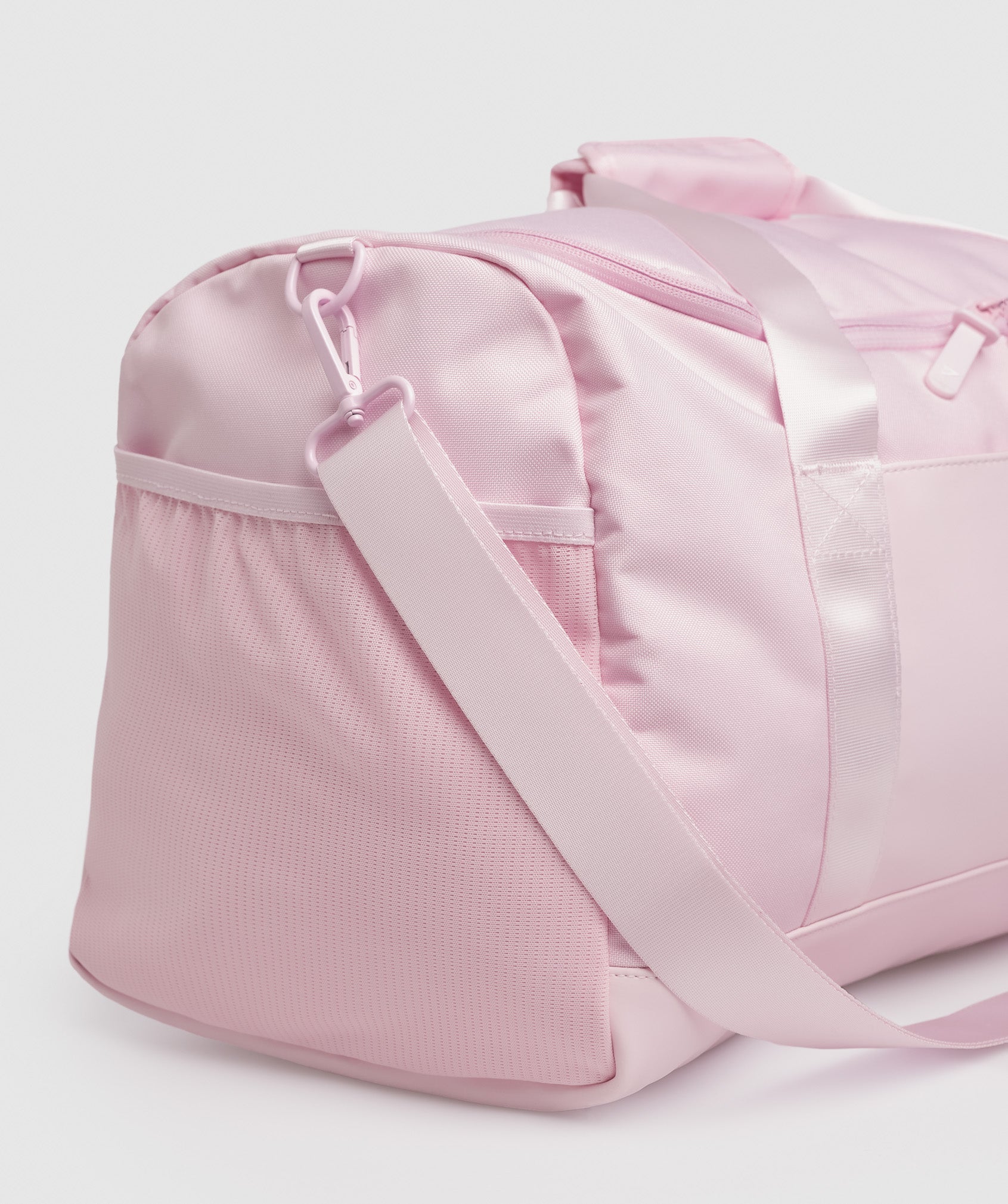 Everyday Gym Bag Medium in Lemonade Pink - view 4