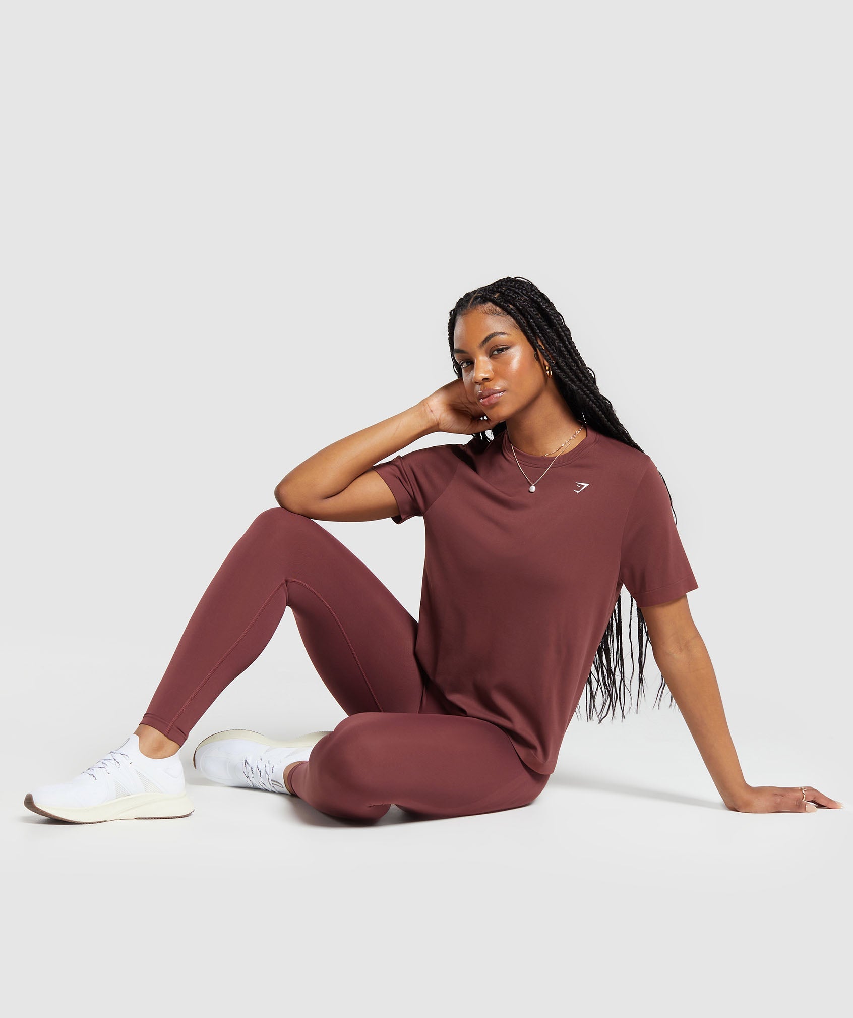 Everyday Seamless T-Shirt in Burgundy Brown - view 4