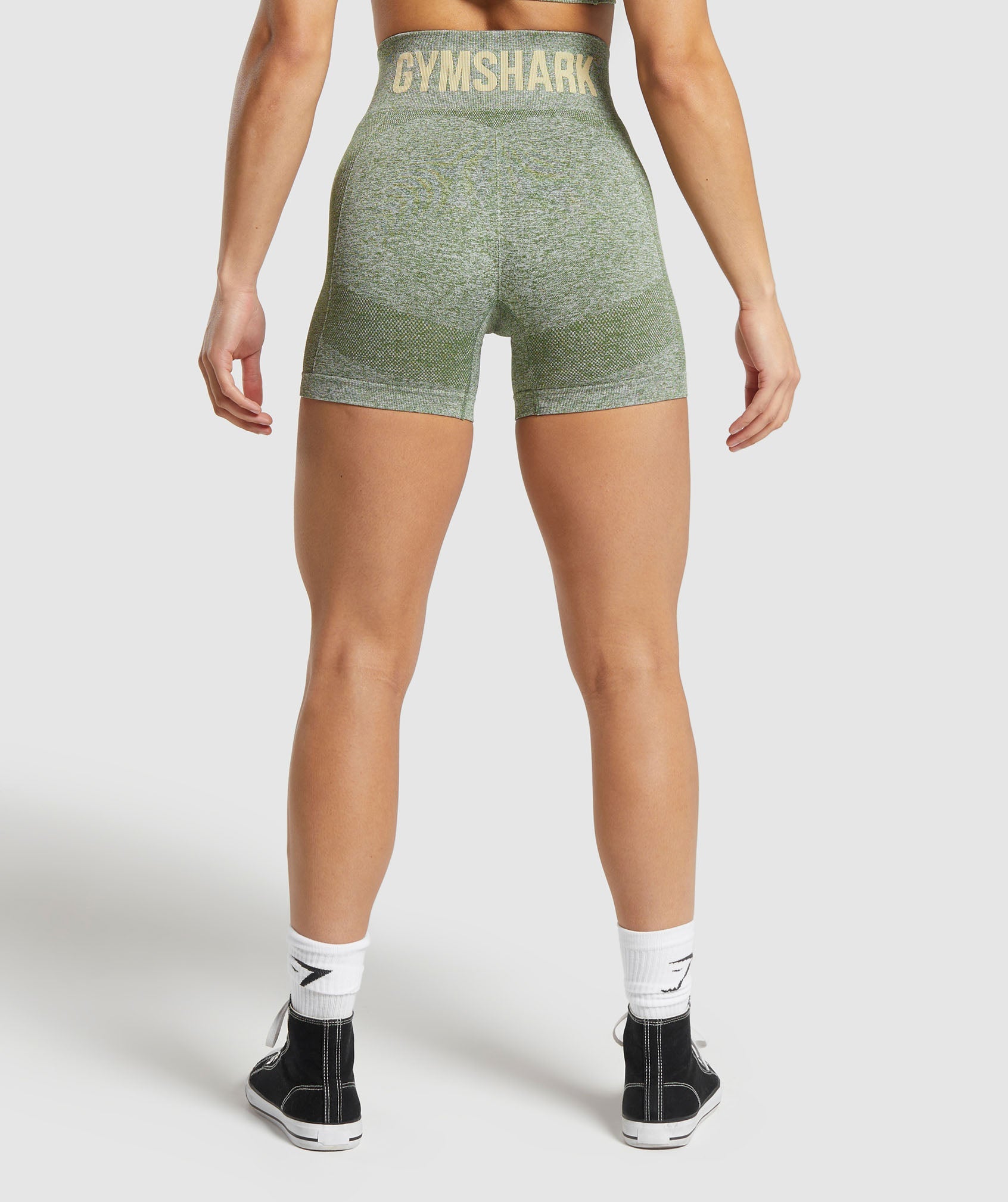 FLEX SHORTS in Force Green/Vanilla Beige - view 2