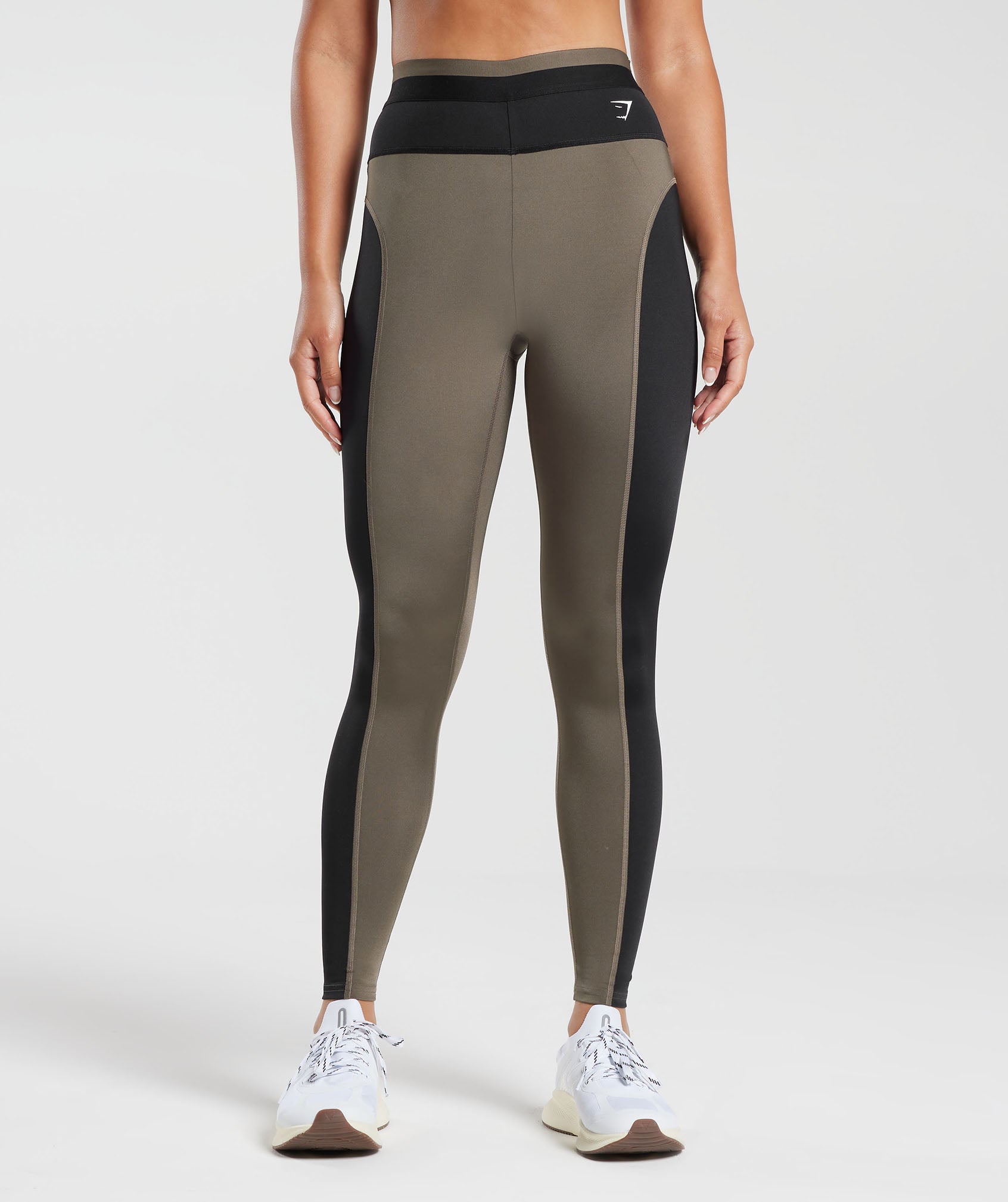 Retro Club Leggings in Black/Camo Brown