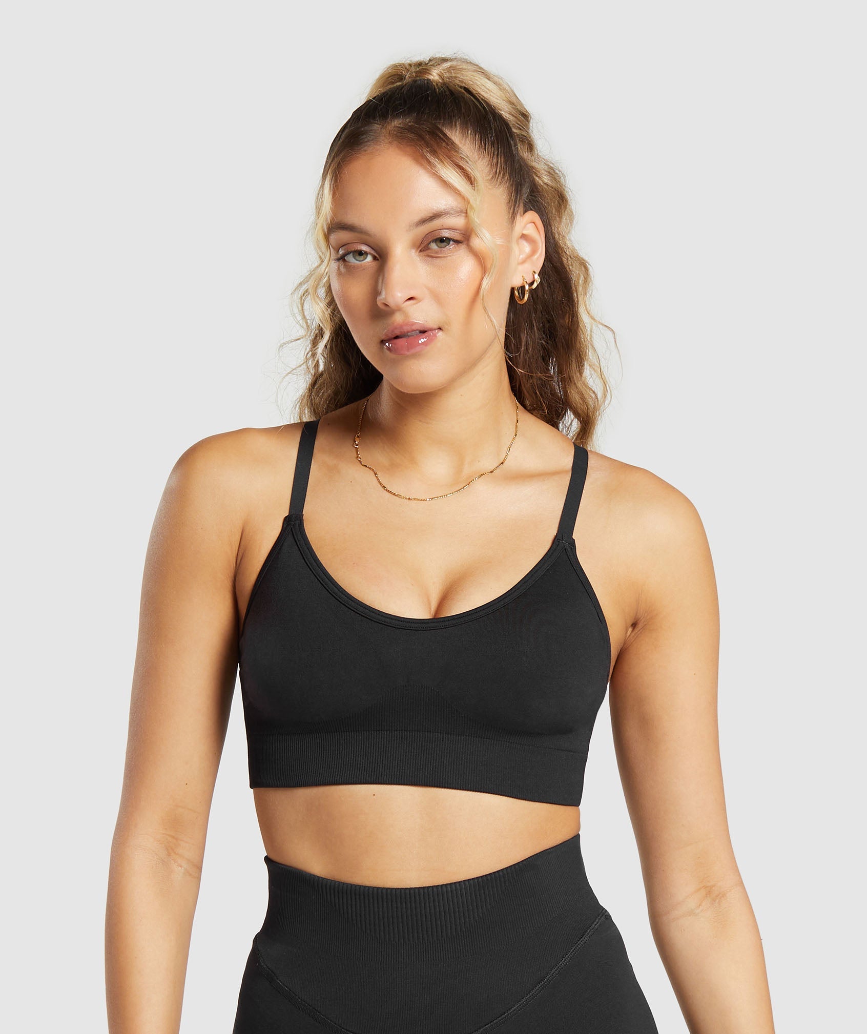 BCBG Paris Women's V Neck Pullover Cross Back Elongated Sports Bra with a  Rib Band, Sizes XS to XXL 