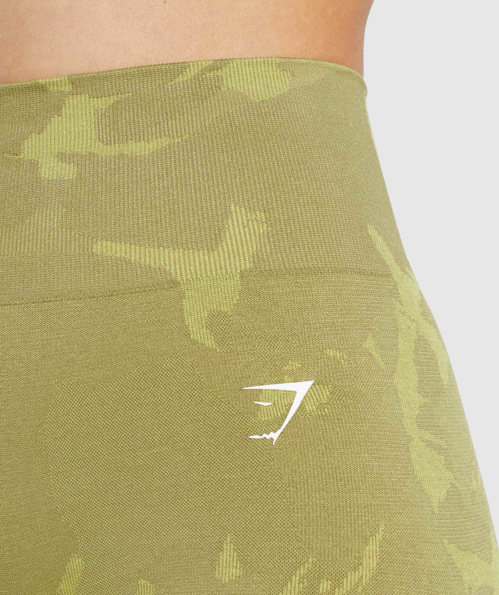 Gymshark Women's Adapt Camo Seamless Shorts MG7 Savanna/Griffin
