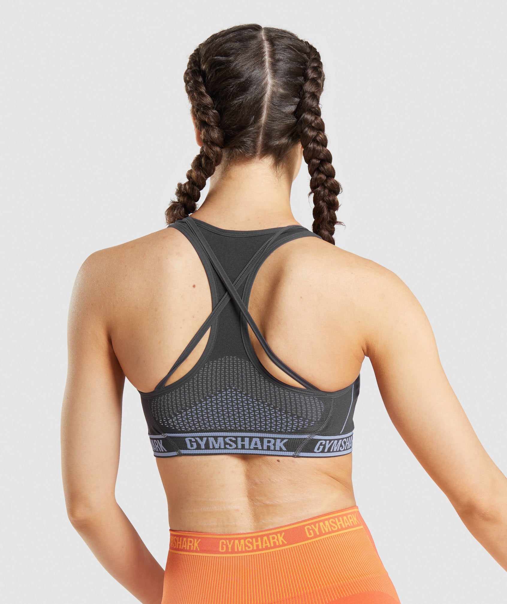 Apex Seamless Sports Bra in Onyx Grey/Lavender Blue