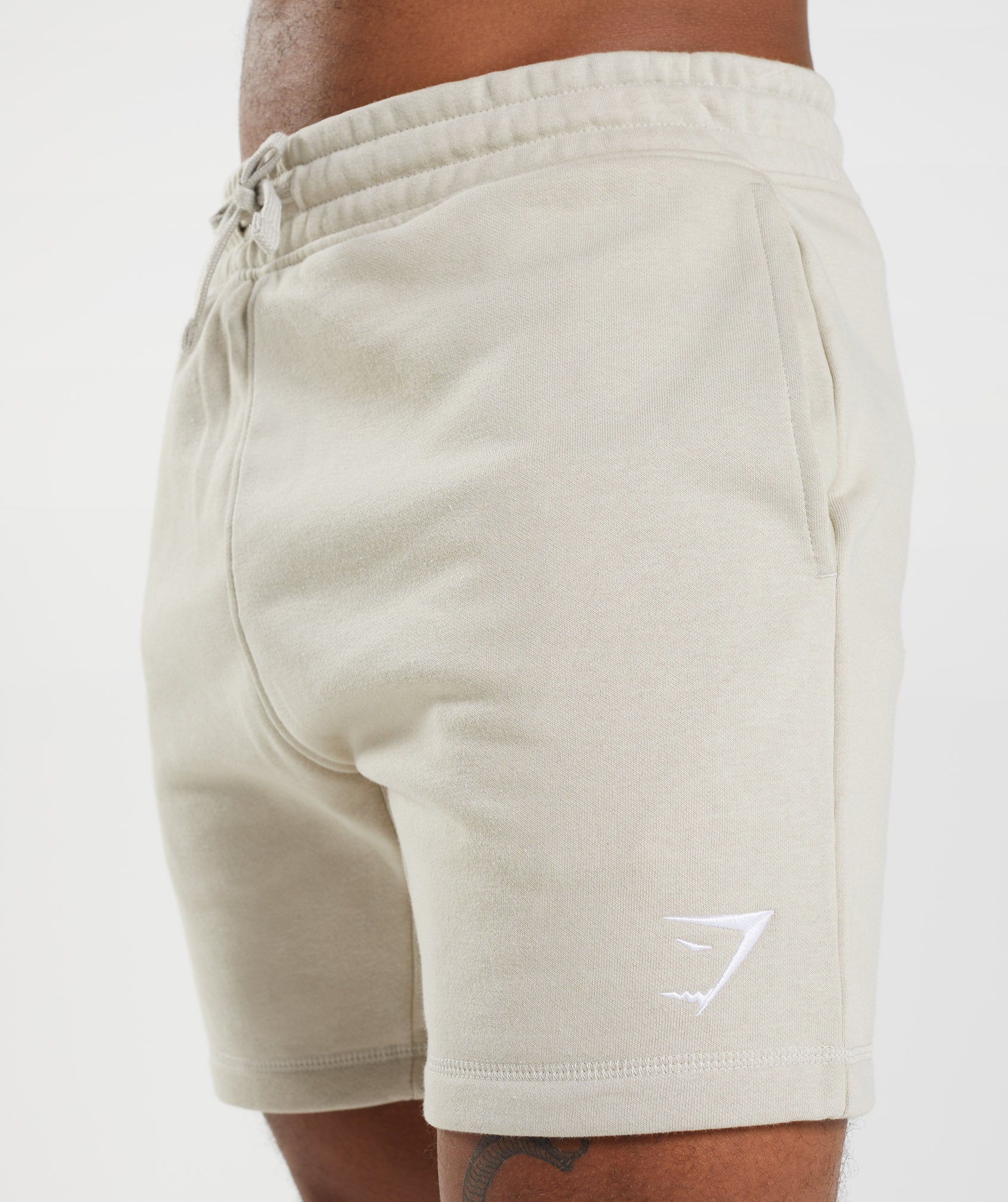 Crest Shorts in Pebble Grey