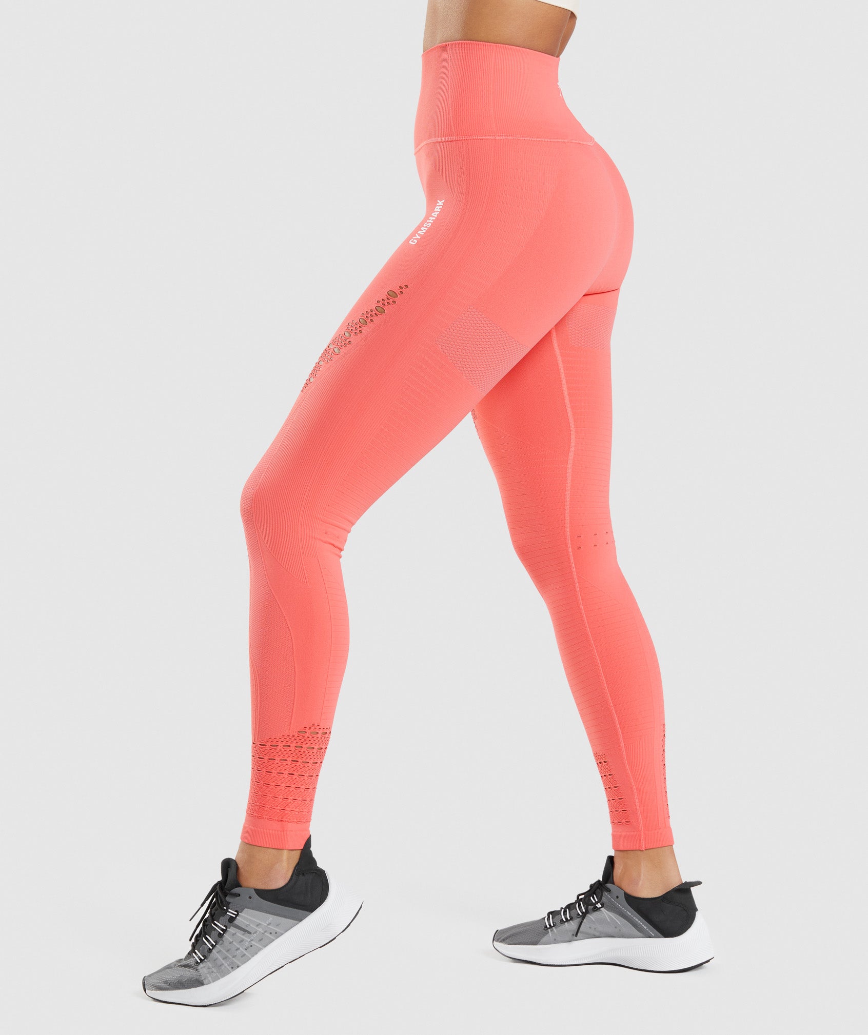 🤍HAPPY MONDAY🤍 @gymshark, Code: 'Evelyn' 🤍 🤍—> jersey fit tee 🤍—>  power leggings #gymshark #gymsharkwomen #gy