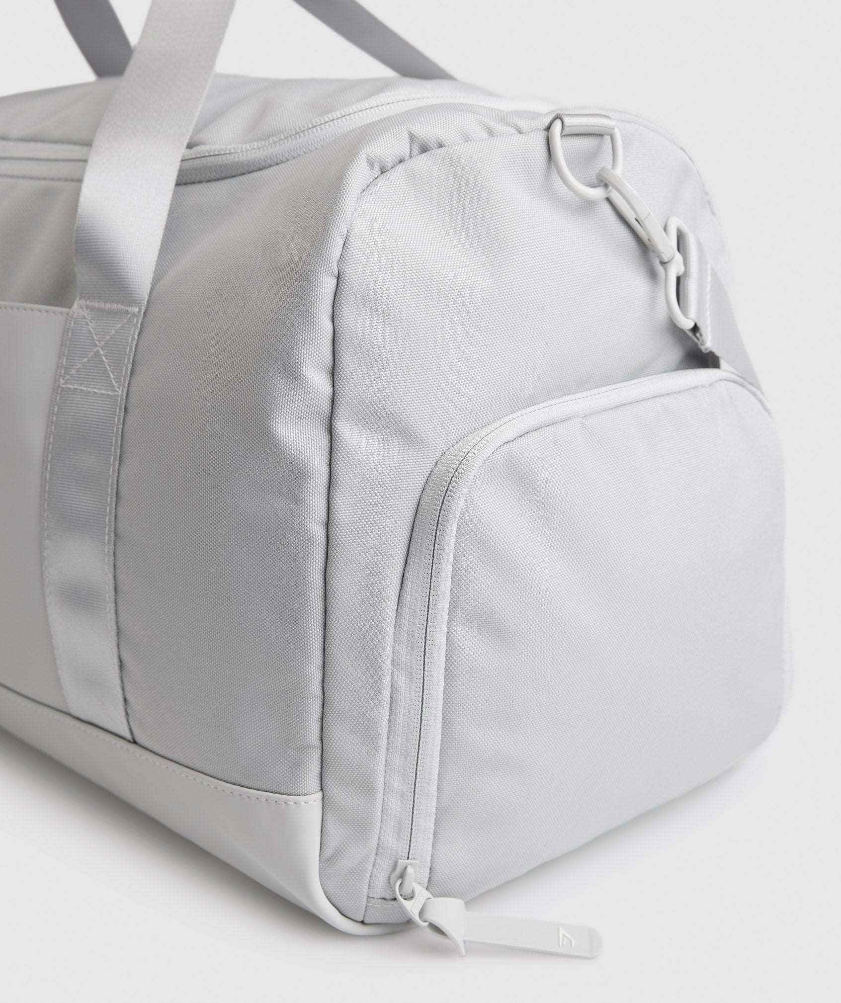 Medium Everyday Gym Bag in Light Grey