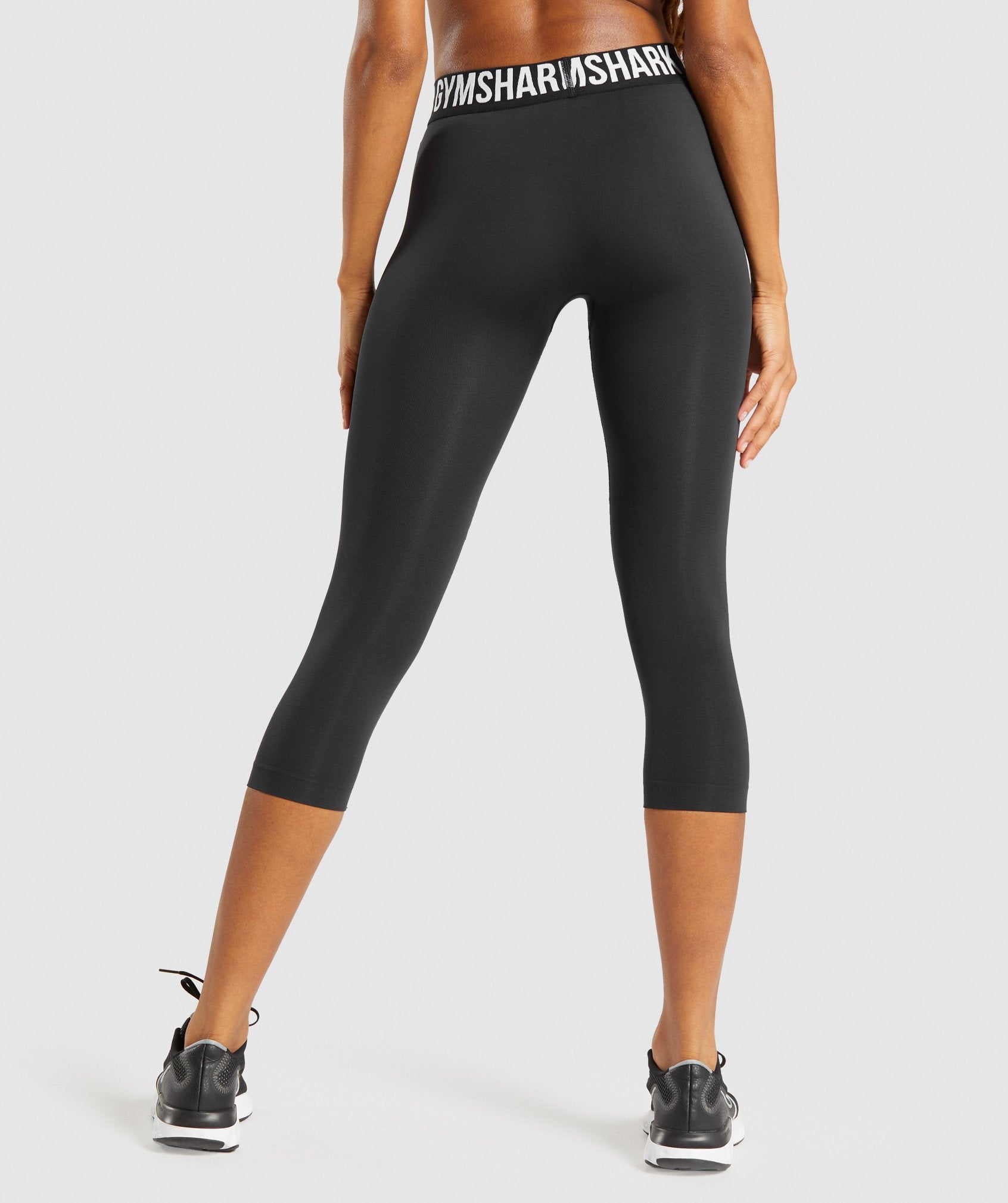 Fit Seamless Cropped Leggings in Black/White