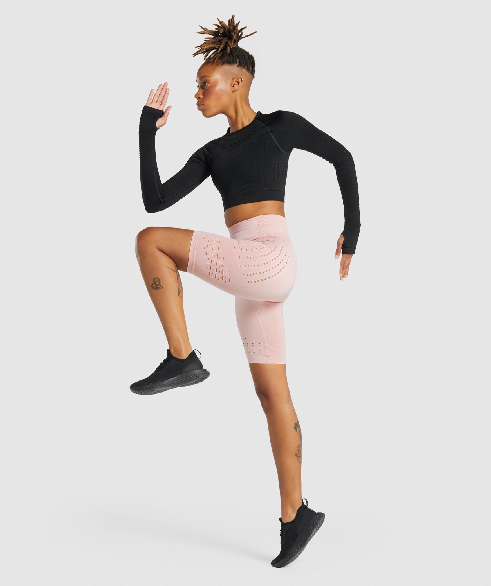 Gymshark Womens XS Glow Long Sleeve Seamless Crop Top Light Pink Perforated