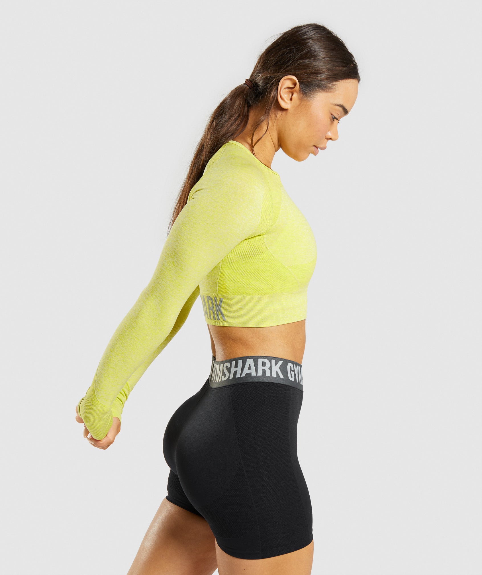 GYMSHARK Vital Women's Seamless 2.0 Long Sleeve Crop Top, Neon yellow  mottled : : Fashion