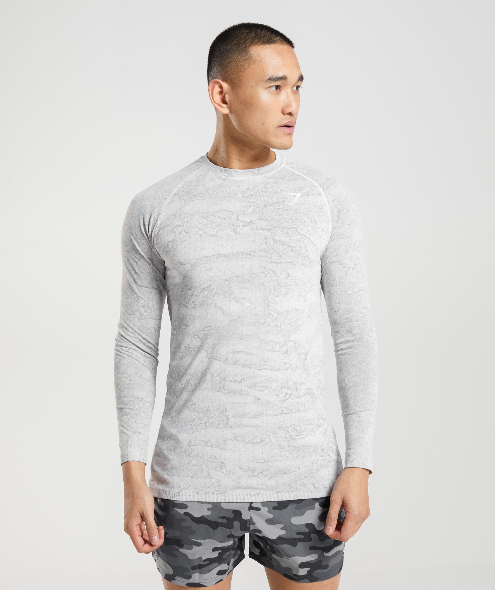 Geo Seamless Long Sleeve T-Shirt in Off White/Light Grey