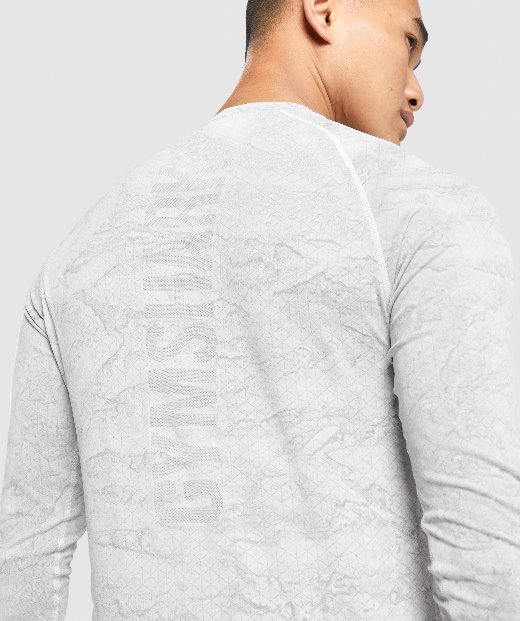 Geo Seamless Long Sleeve T-Shirt in Off White/Light Grey