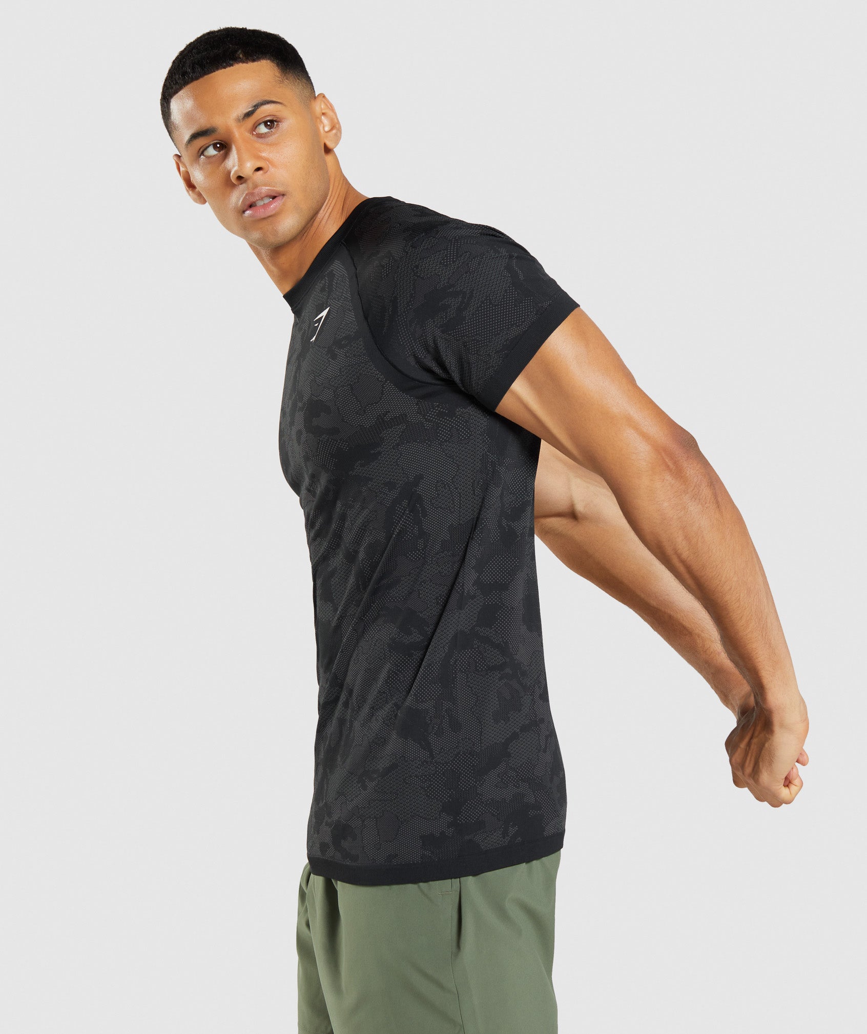 Gymshark Men's Slim Fit Geo Seamless S/S T-Shirt CL5 Core Olive/Black Small  NWT