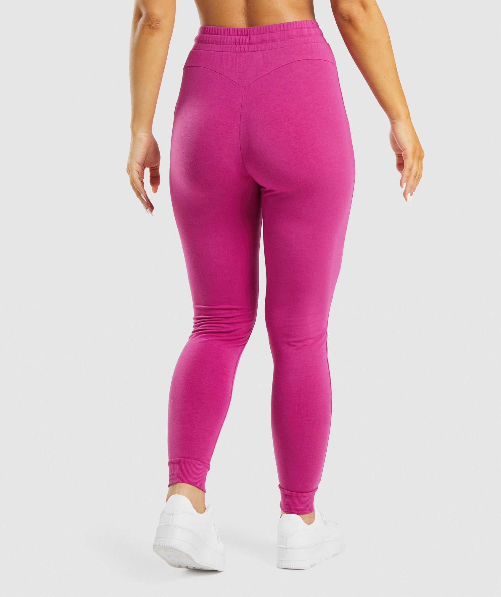 Training Pippa Joggers in Dragon Pink