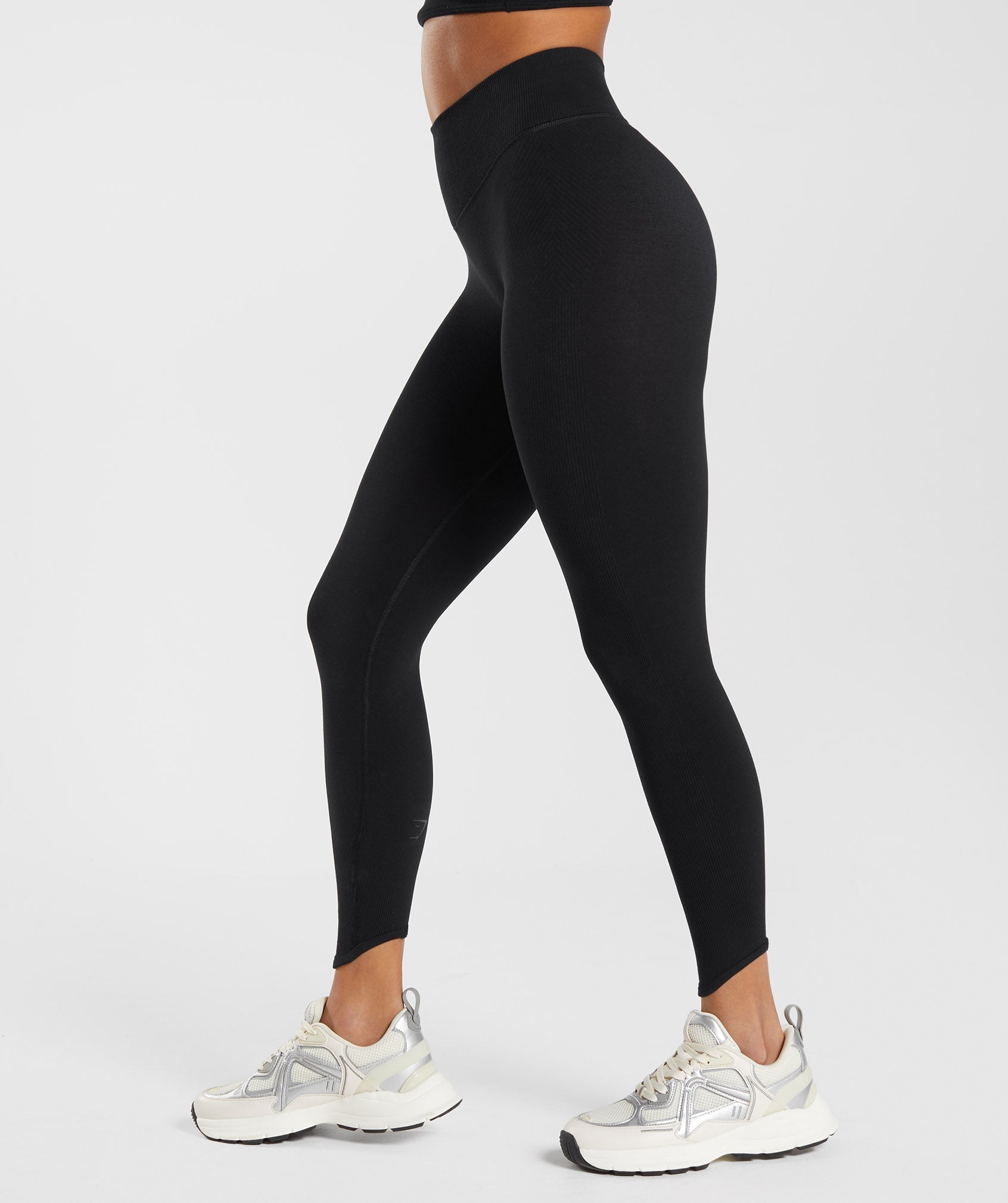 Rest Day Seamless Leggings in Black - view 3