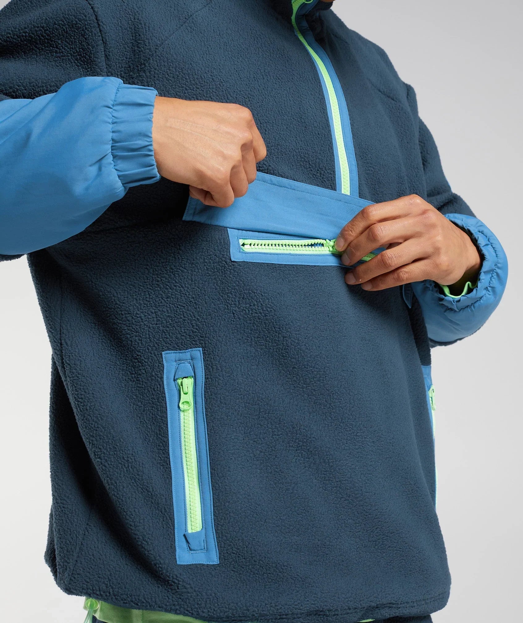 Vibes Fleece 1/4 Zip in Navy/Lakeside Blue