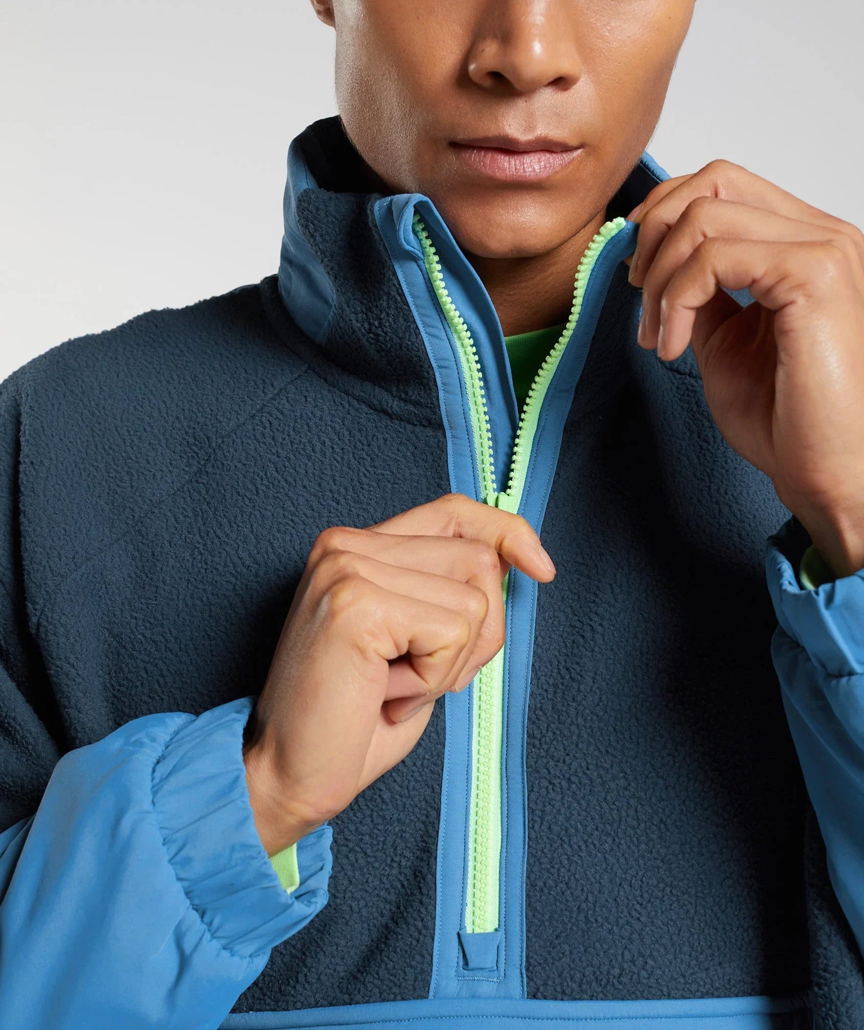 Vibes Fleece 1/4 Zip in Navy/Lakeside Blue