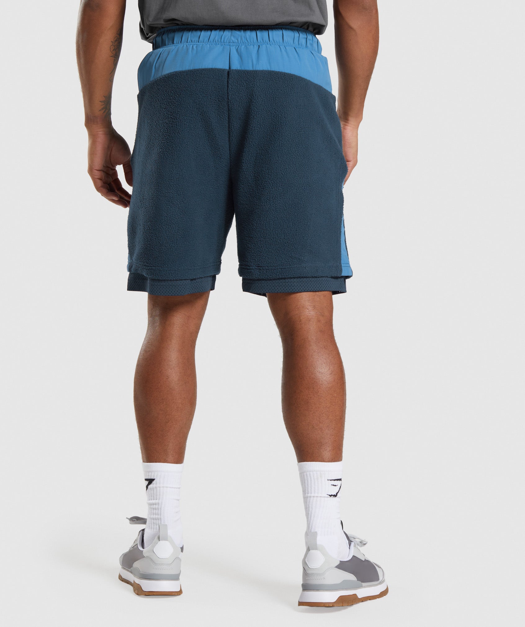 Vibes Shorts in Navy/Lakeside Blue