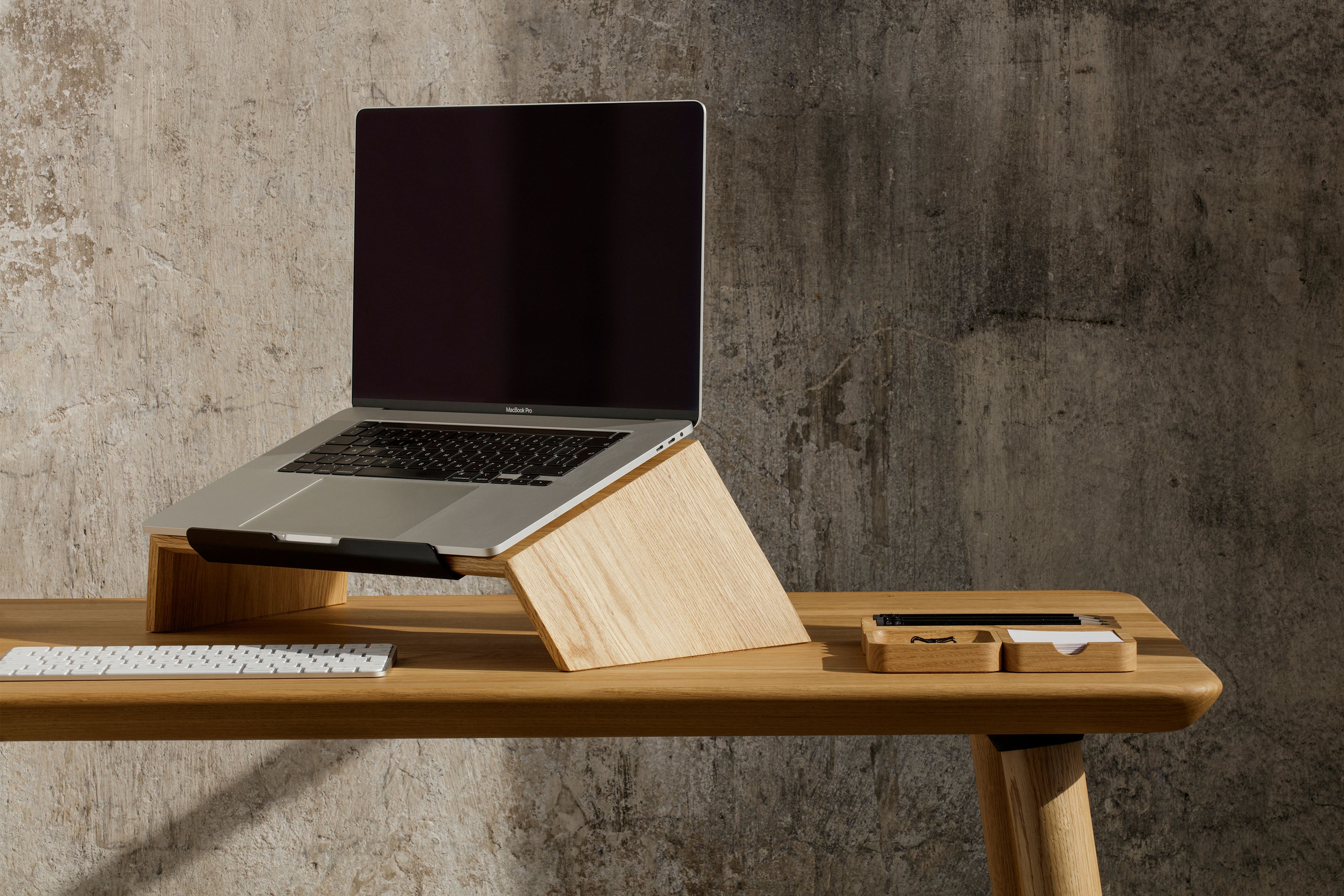 MODIDSTU Grand support pour double écran, étagère de bureau en bois massif  avec pieds en liège écologique pour ordinateur portable, support de