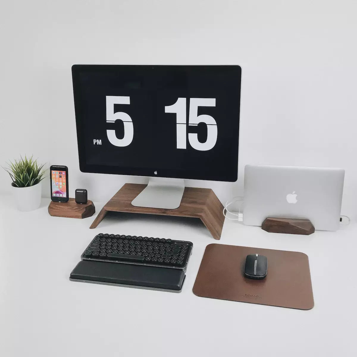 minimalistic desk with imac